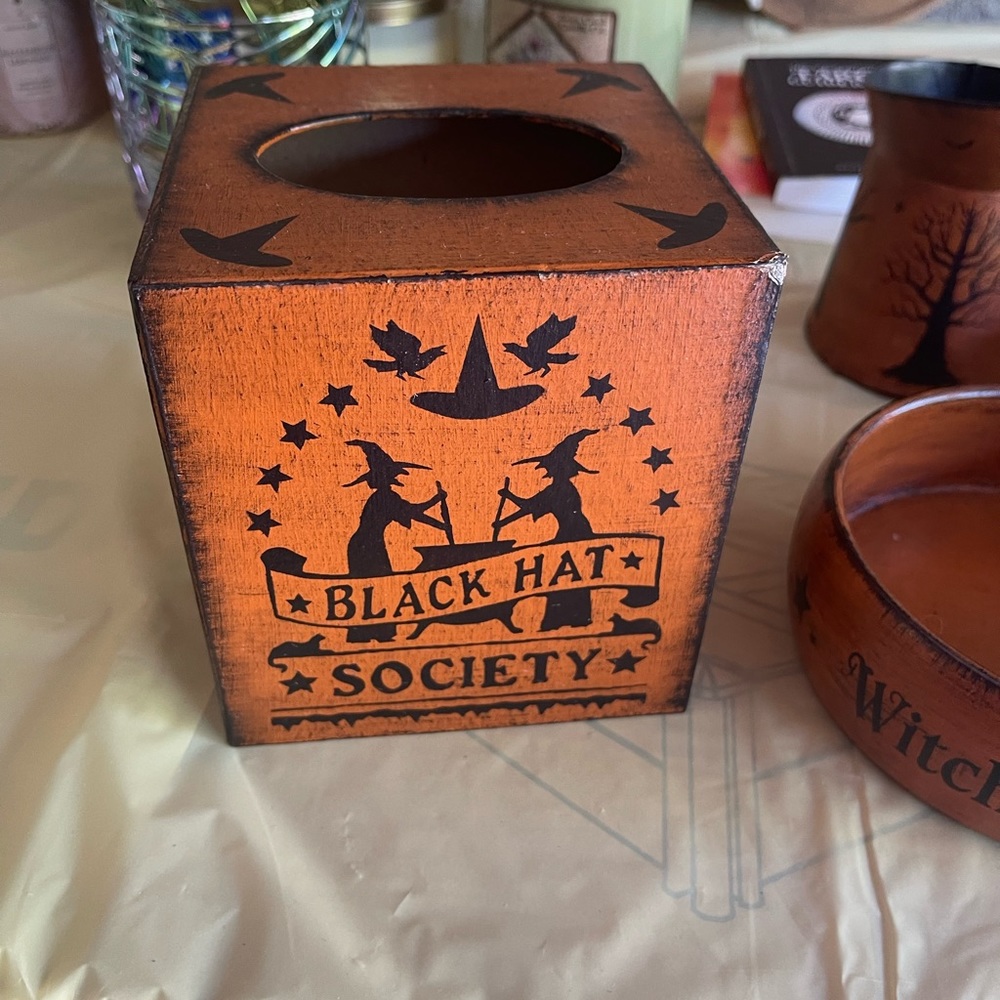 Salem Witch Halloween Primitive Tissue Box